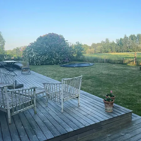 Modern With Views In Semesterbostad Dronningmølle