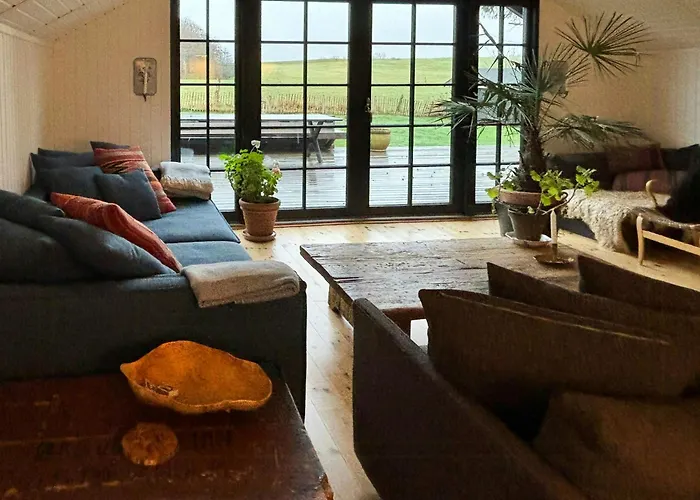 Сasa de vacaciones Modern With Views In *